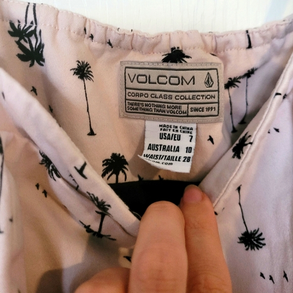 Volcom Palm tree dress - Picture 2 of 2